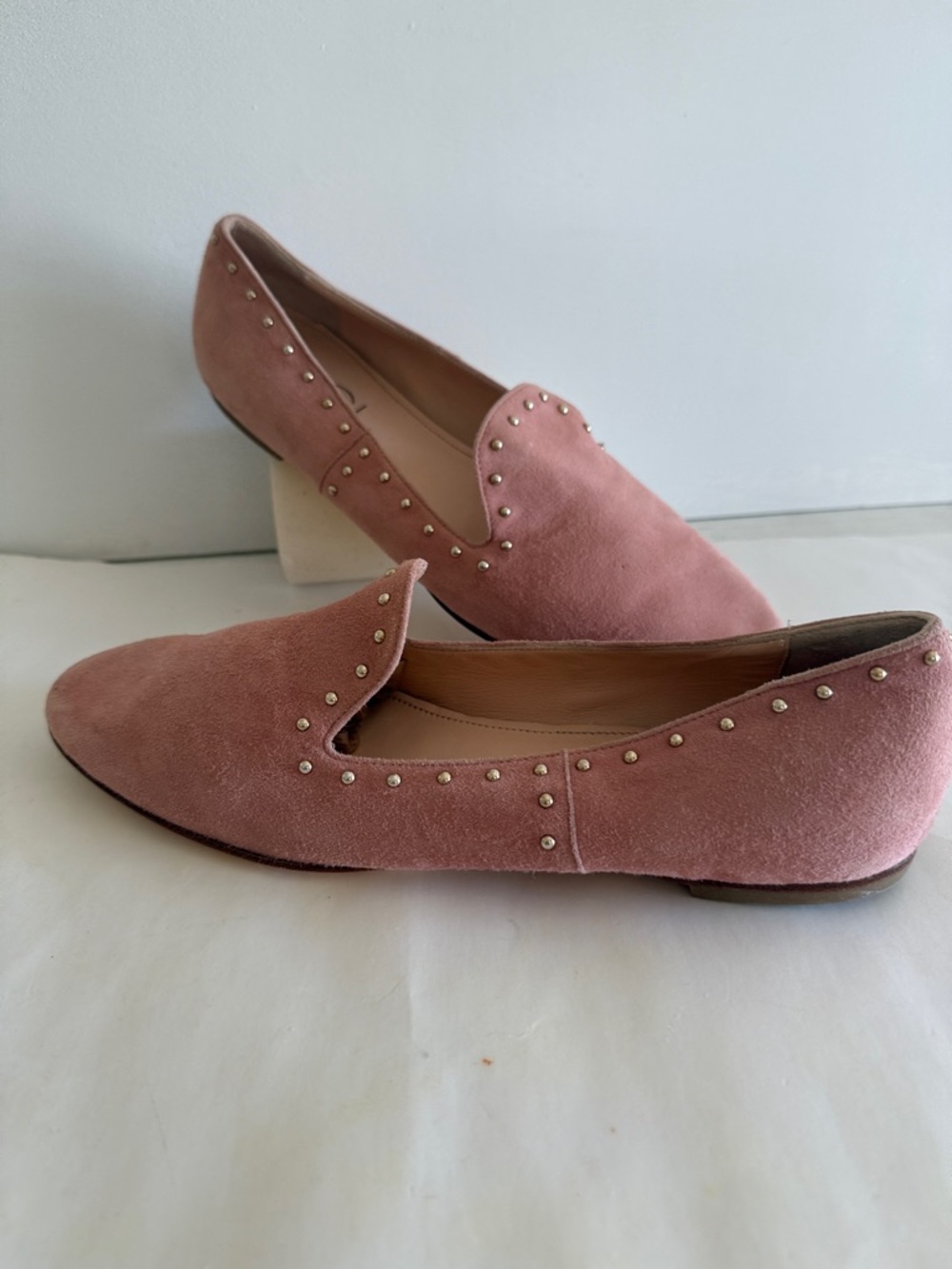 AGL Attilio Giusti Leombruni blush pink Italian suede studded flats leather
